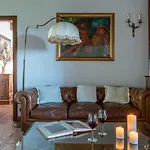 Vista Del 12, Emma