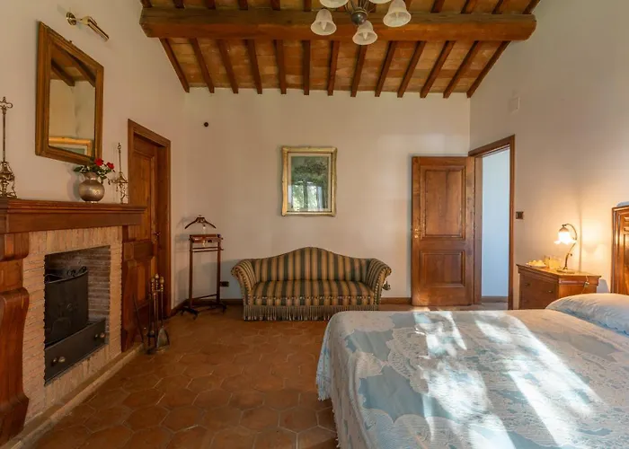 Vista Del 12, Emma Villa