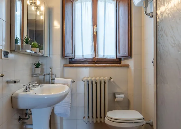 Vista Del 12, Emma * Guardea