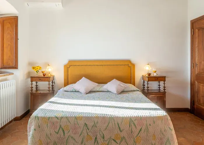 Vista Del 12, Emma Villa *